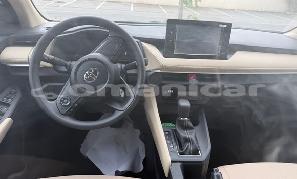 Buy Used Toyota Yaris White Car in Azaiba in Masqat Buy Used Toyota Yaris White Car in Azaiba in Masqat