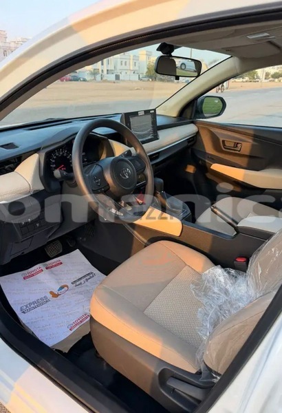 Big with watermark toyota yaris masqat azaiba 8127