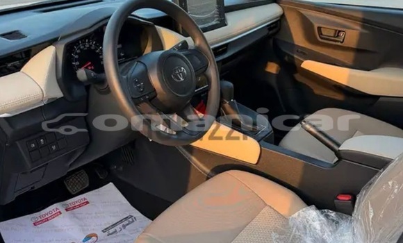 Buy Used Toyota Yaris White Car in Azaiba in Masqat Buy Used Toyota Yaris White Car in Azaiba in Masqat