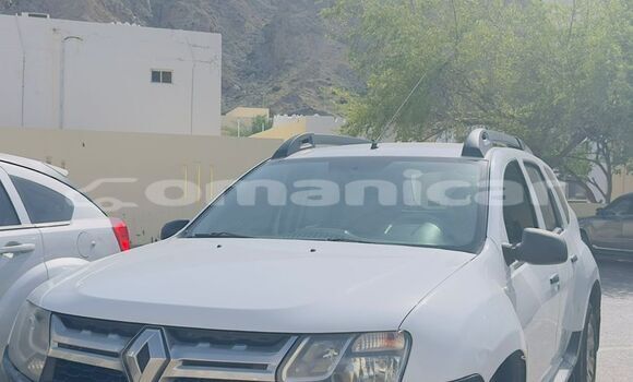 Buy Used Renault Duster White Car in Wadi Al Kabir in Masqat