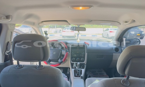 Buy Used Dodge Caliber Silver Car in Wadi Al Kabir in Masqat Buy Used Dodge Caliber Silver Car in Wadi Al Kabir in Masqat