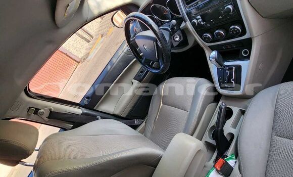 Buy Used Dodge Caliber Silver Car in Wadi Al Kabir in Masqat Buy Used Dodge Caliber Silver Car in Wadi Al Kabir in Masqat