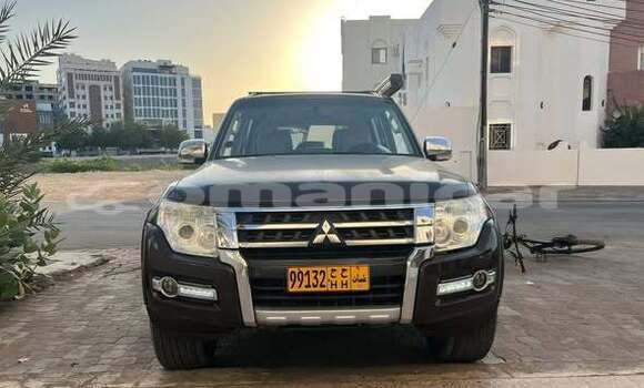 Buy Used Mitsubishi Pajero Other Car in Al khuwair in al-Batinah Buy Used Mitsubishi Pajero Other Car in Al khuwair in al-Batinah