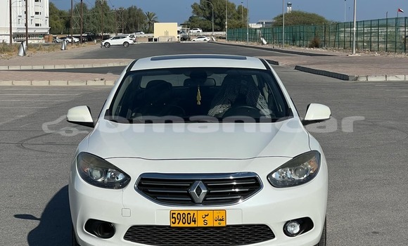 Buy Used Renault Fluence White Car in Muscat in Masqat