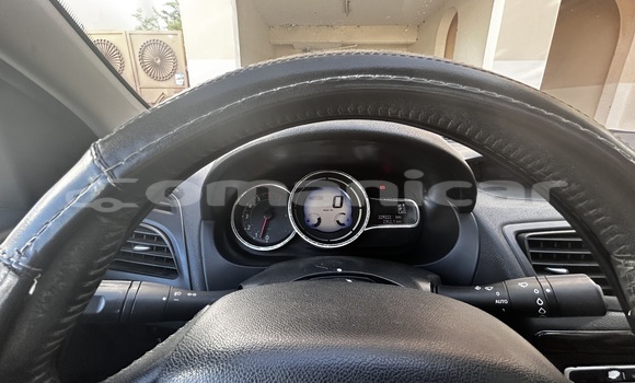 Buy Used Renault Fluence White Car in Muscat in Masqat Buy Used Renault Fluence White Car in Muscat in Masqat