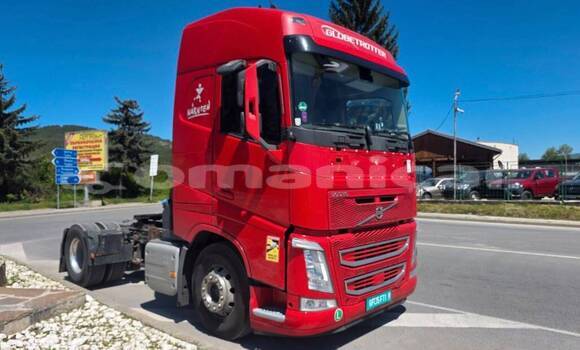 Buy Used Volvo F4 Red Truck in Suhar in al-Batinah Buy Used Volvo F4 Red Truck in Suhar in al-Batinah