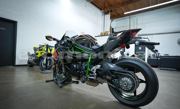 Buy Used Kawasaki Ninja Beige Bike in Wadi Al Kabir in Masqat Buy Used Kawasaki Ninja Beige Bike in Wadi Al Kabir in Masqat