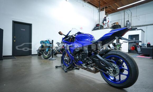 Buy Used Yamaha R1 Blue Bike in al–Khaburah in al-Batinah Buy Used Yamaha R1 Blue Bike in al–Khaburah in al-Batinah