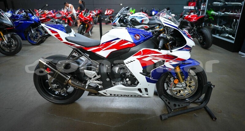Big with watermark honda cbr 1000 rr dhufar import dubai 8160