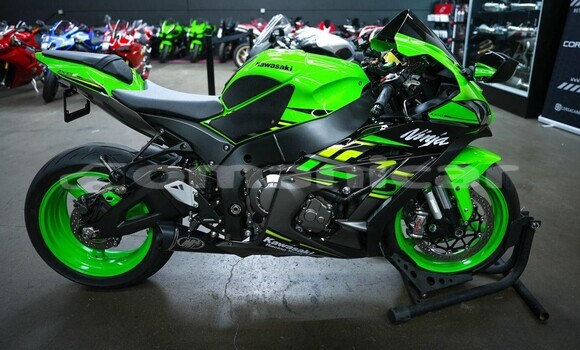 Buy Used Kawasaki ZX-R Green Bike in al–Mudaybi in ash-Sharqiyah