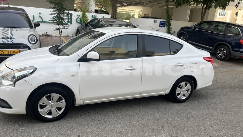 Big with watermark nissan sunny masqat muscat 8165