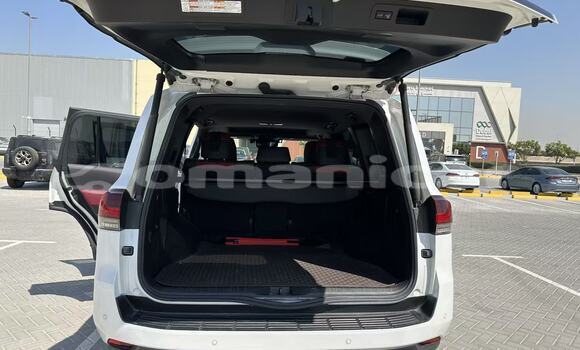 Buy New Toyota Land Cruiser White Car in Muscat in Masqat Buy New Toyota Land Cruiser White Car in Muscat in Masqat