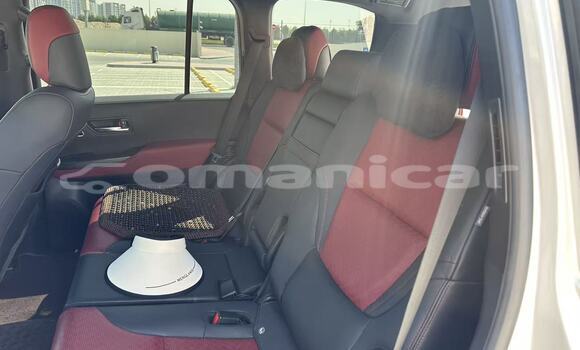 Buy New Toyota Land Cruiser White Car in Muscat in Masqat Buy New Toyota Land Cruiser White Car in Muscat in Masqat