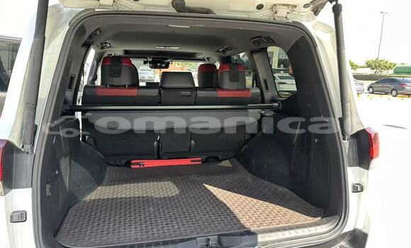 Buy New Toyota Land Cruiser White Car in Muscat in Masqat Buy New Toyota Land Cruiser White Car in Muscat in Masqat