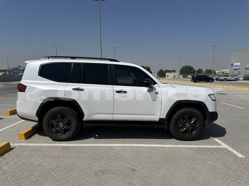 Big with watermark toyota land cruiser masqat muscat 8176