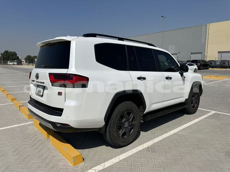 Big with watermark toyota land cruiser masqat muscat 8176