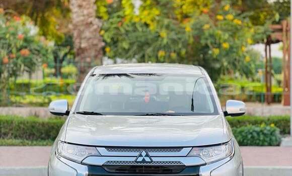Buy Used Mitsubishi Outlander White Car in ar–Rustaq in al-Batinah