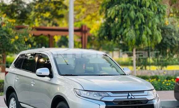 Buy Used Mitsubishi Outlander White Car in ar–Rustaq in al-Batinah Buy Used Mitsubishi Outlander White Car in ar–Rustaq in al-Batinah
