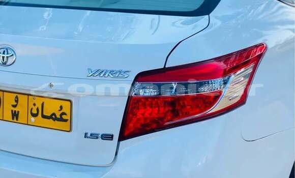 Buy Used Toyota Yaris White Car in Azaiba in Masqat Buy Used Toyota Yaris White Car in Azaiba in Masqat