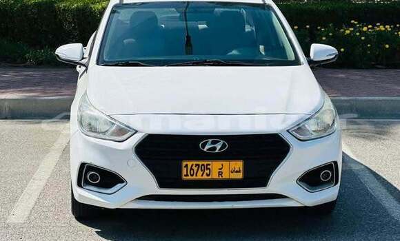 Buy Used Hyundai Accent White Car in al–Khaburah in al-Batinah