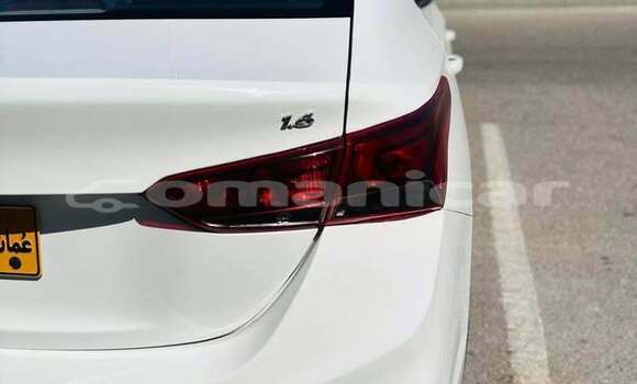 Buy Used Hyundai Accent White Car in al–Khaburah in al-Batinah Buy Used Hyundai Accent White Car in al–Khaburah in al-Batinah