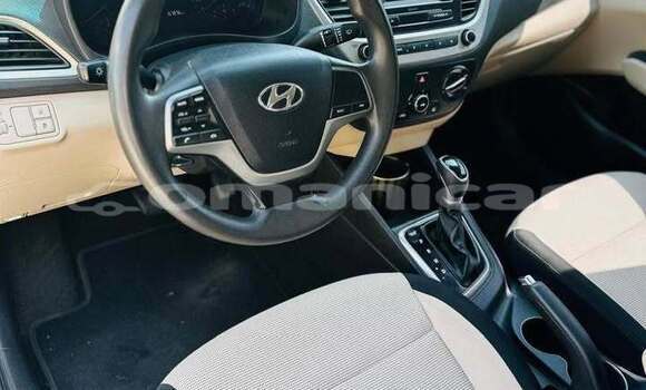 Buy Used Hyundai Accent White Car in al–Khaburah in al-Batinah Buy Used Hyundai Accent White Car in al–Khaburah in al-Batinah