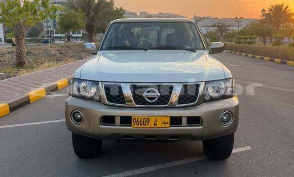 Buy Used Nissan Frontier White Car in Azaiba in Masqat