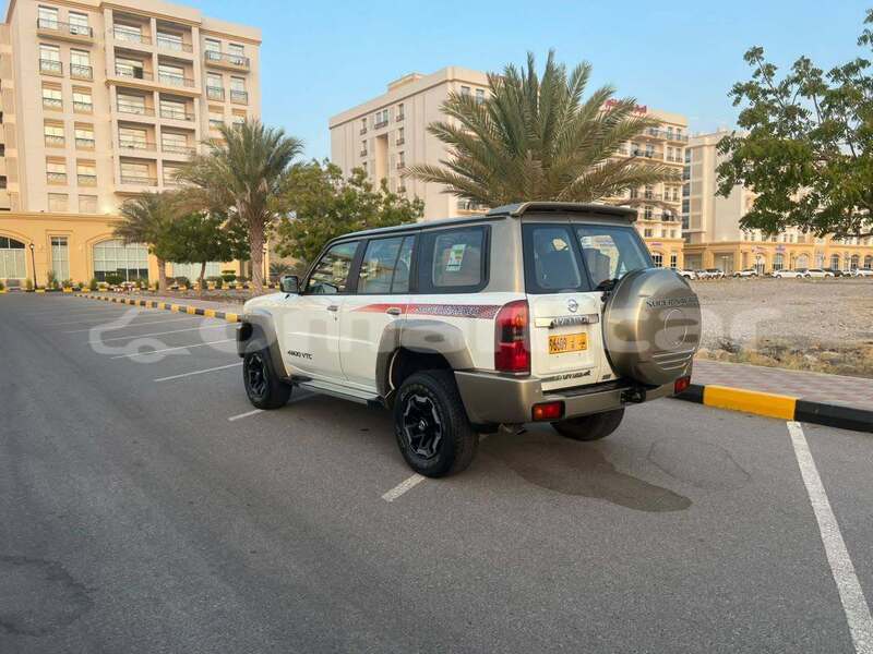 Big with watermark nissan frontier masqat azaiba 8198