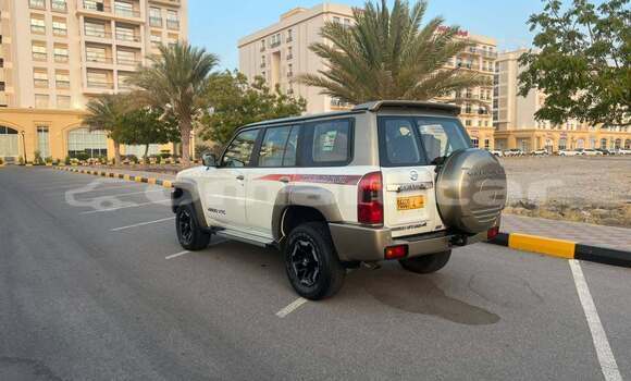 Buy Used Nissan Frontier White Car in Azaiba in Masqat Buy Used Nissan Frontier White Car in Azaiba in Masqat