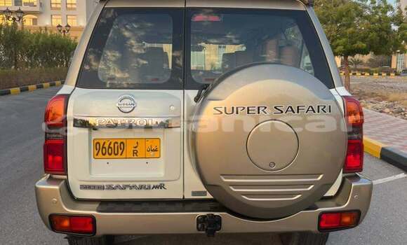 Buy Used Nissan Frontier White Car in Azaiba in Masqat Buy Used Nissan Frontier White Car in Azaiba in Masqat