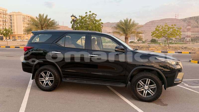 Big with watermark toyota fortuner dhufar import dubai 8202