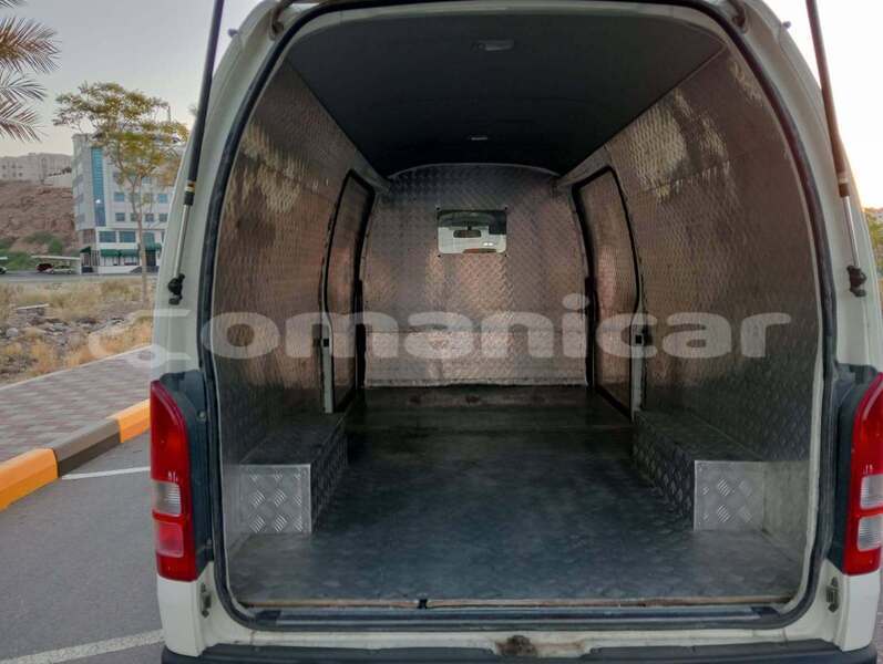 Big with watermark toyota hiace musandam khasab 8203