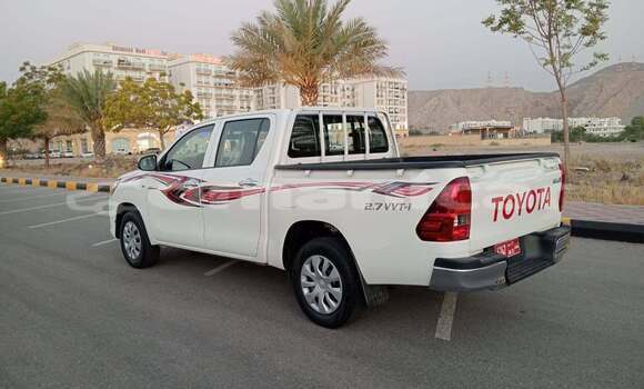Buy Used Toyota Hilux White Car in al–Khaburah in al-Batinah Buy Used Toyota Hilux White Car in al–Khaburah in al-Batinah