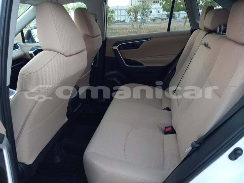 Big with watermark toyota rav4 al batinah ar rustaq 8207