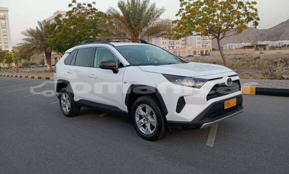 Buy Used Toyota RAV4 White Car in ar–Rustaq in al-Batinah Buy Used Toyota RAV4 White Car in ar–Rustaq in al-Batinah