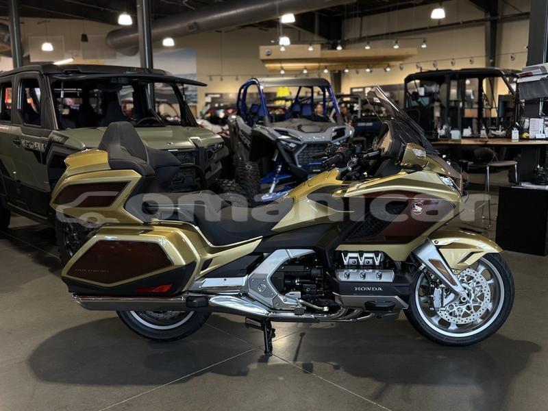 Big with watermark honda gold wing masqat muttrah 8210