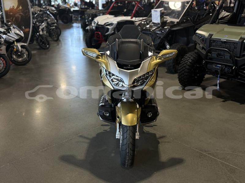 Big with watermark honda gold wing masqat muttrah 8210