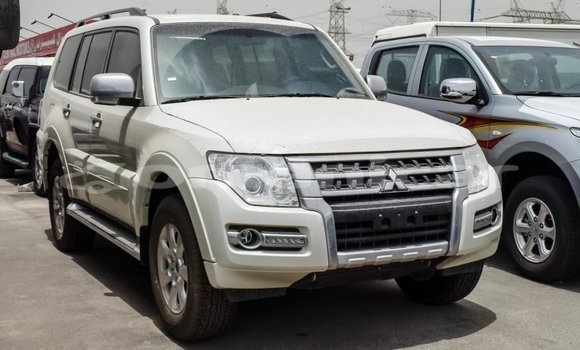 Buy Import Mitsubishi Pajero White Car in Import - Dubai in Dhufar Buy Import Mitsubishi Pajero White Car in Import - Dubai in Dhufar