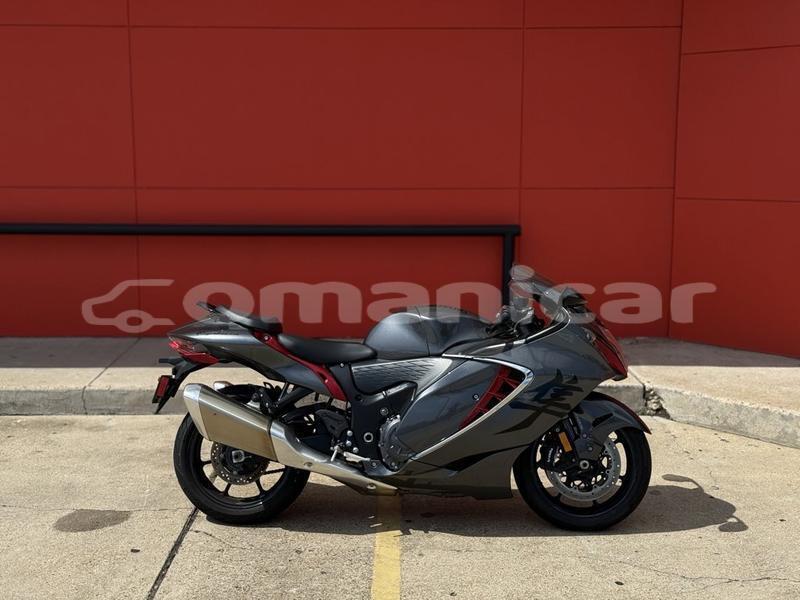 Big with watermark suzuki hayabusa masqat muscat 8214