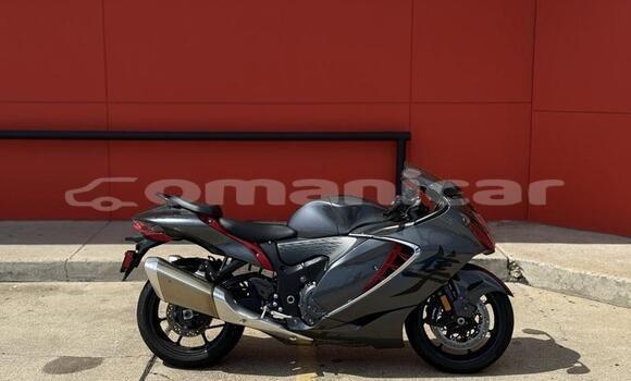 Buy Used Suzuki HAYABUSA Beige Bike in Muscat in Masqat