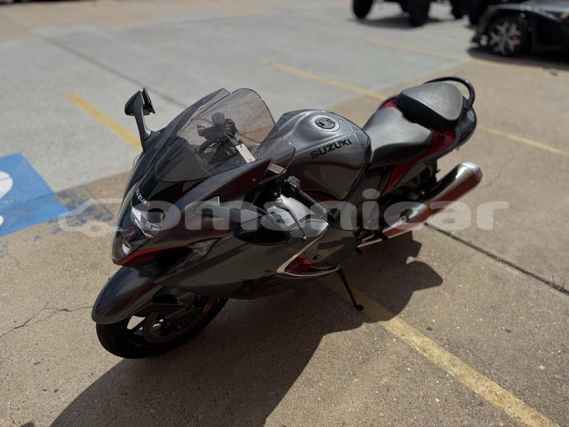 Big with watermark suzuki hayabusa masqat muscat 8214