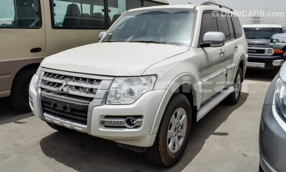 Buy Import Mitsubishi Pajero White Car in Import - Dubai in Dhufar Buy Import Mitsubishi Pajero White Car in Import - Dubai in Dhufar