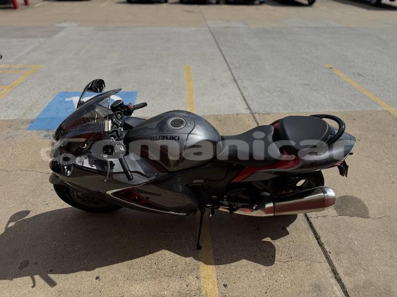 Big with watermark suzuki hayabusa masqat muscat 8214