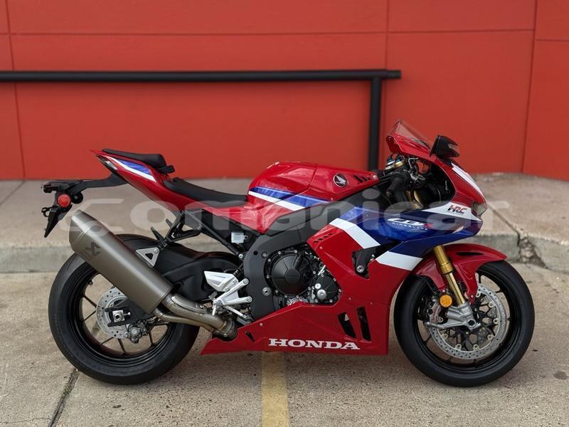 Big with watermark honda cbr 1000 rr masqat wadi al kabir 8215