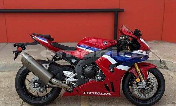 Buy Used Honda CBR 1000 RR Red Bike in Wadi Al Kabir in Masqat