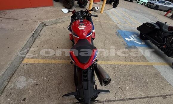 Buy Used Honda CBR 1000 RR Red Bike in Wadi Al Kabir in Masqat Buy Used Honda CBR 1000 RR Red Bike in Wadi Al Kabir in Masqat