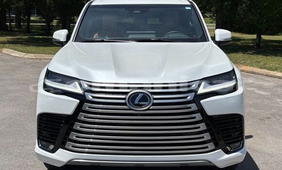 Buy Used Lexus LX White Car in Muscat in Masqat Buy Used Lexus LX White Car in Muscat in Masqat