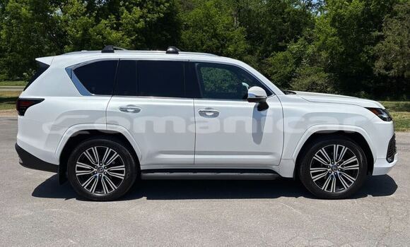 Buy Used Lexus LX White Car in Muscat in Masqat Buy Used Lexus LX White Car in Muscat in Masqat