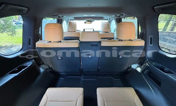 Buy Used Lexus LX White Car in Muscat in Masqat Buy Used Lexus LX White Car in Muscat in Masqat