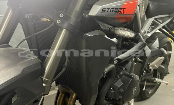 Buy Used Triumph Street Triple Beige Bike in Muscat in Masqat